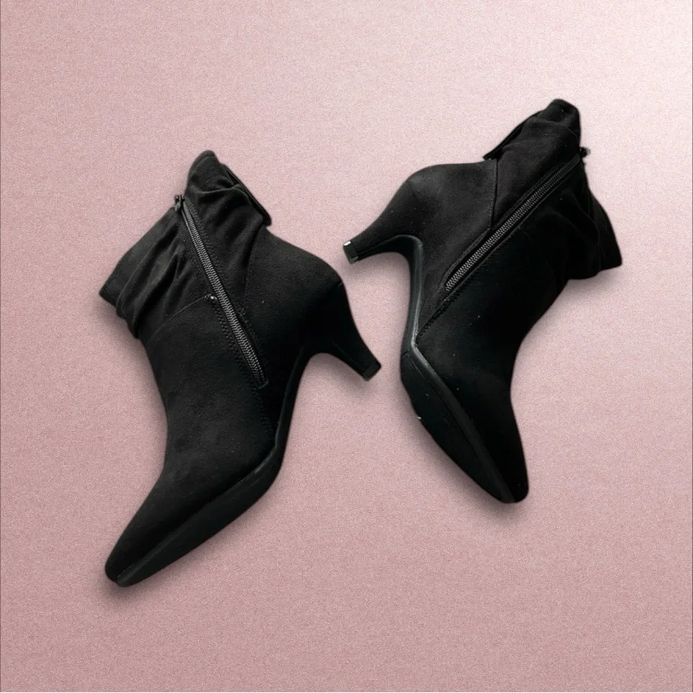 Comfortview Kourt Faux Suede Bootie - Size 9w. New in box! - Picture 4 of 6